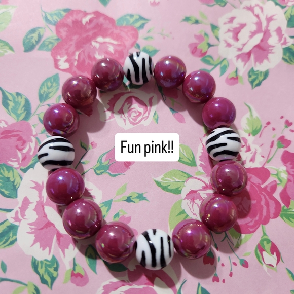 Zebra Stripe and Gold Beaded Bracelet - Picture 13 of 16